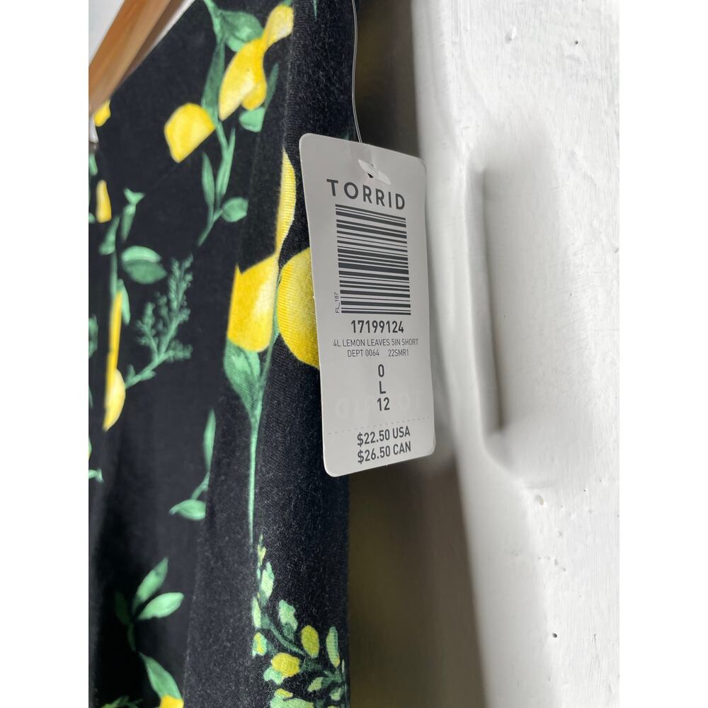 NEW Torrid Black Pull On Bike Short Lemons Size 0 - Picture 2 of 5